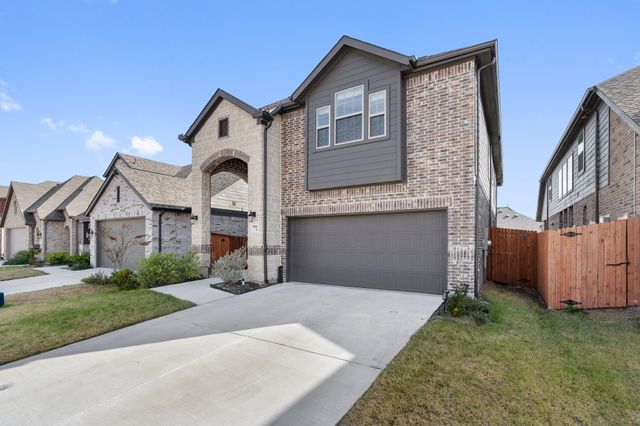3904 Ford Drive, Heartland, TX 75126
