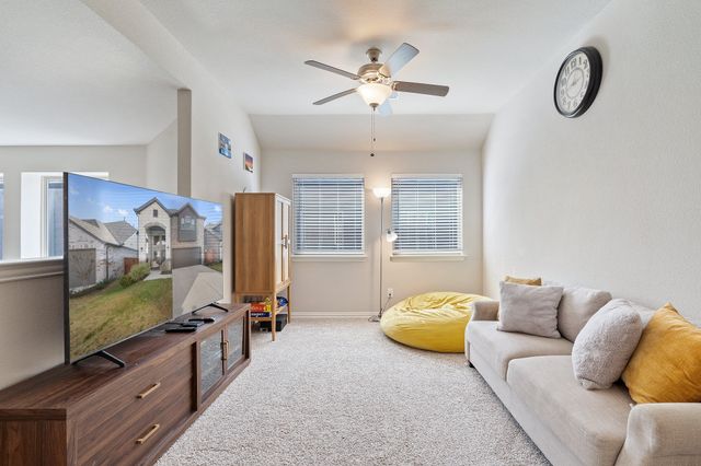 3904 Ford Drive, Heartland, TX 75126