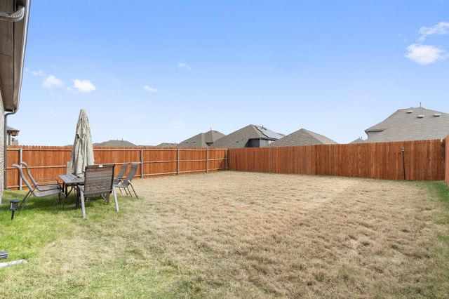 3904 Ford Drive, Heartland, TX 75126