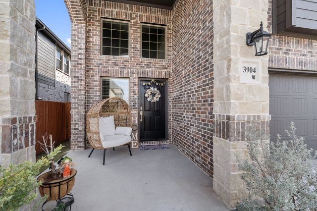 3904 Ford Drive, Heartland, TX 75126