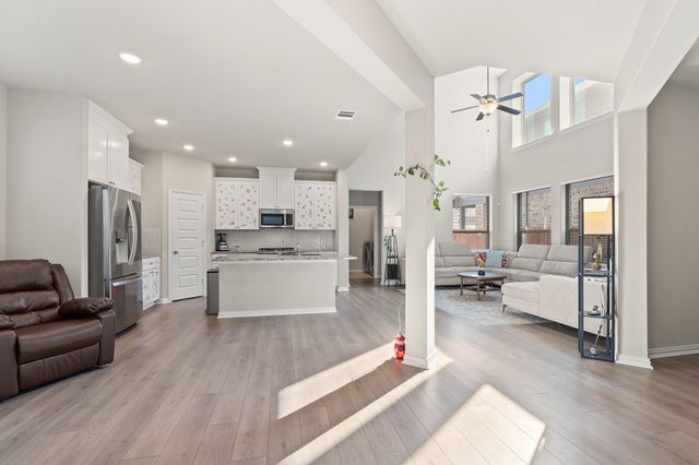 3904 Ford Drive, Heartland, TX 75126