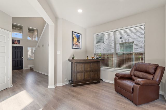 3904 Ford Drive, Heartland, TX 75126