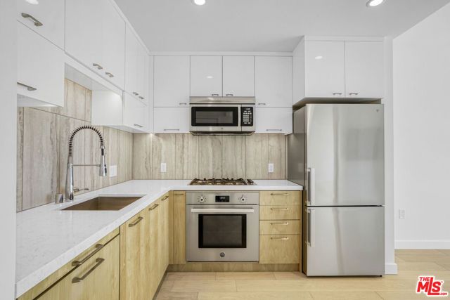 400 S Broadway 1608, Los Angeles, CA 90013