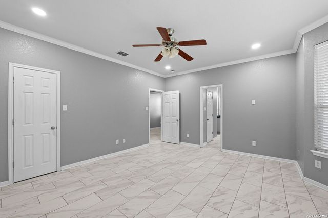 707 Lorimor Ct, San Antonio, TX 78258