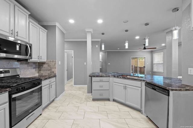 707 Lorimor Ct, San Antonio, TX 78258