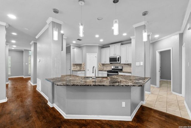 707 Lorimor Ct, San Antonio, TX 78258