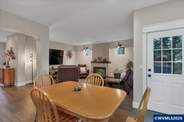 1155 Little John Lp NW, Salem, OR 97304