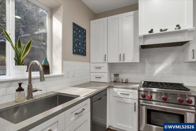 1155 Little John Lp NW, Salem, OR 97304