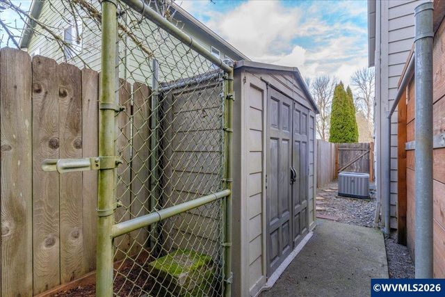 1155 Little John Lp NW, Salem, OR 97304