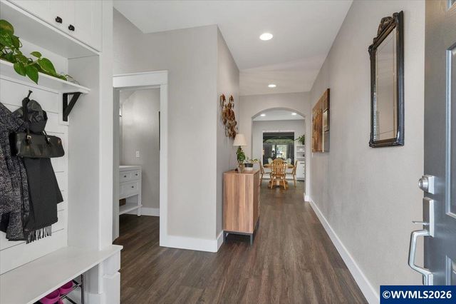 1155 Little John Lp NW, Salem, OR 97304