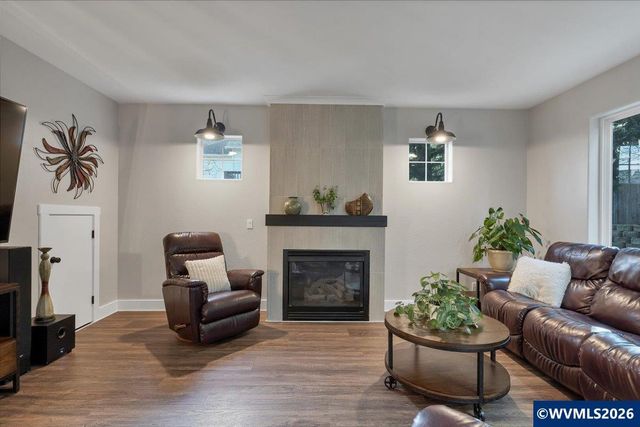 1155 Little John Lp NW, Salem, OR 97304