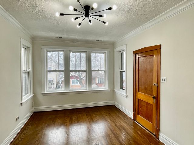 4435 S Artesian Avenue, Chicago, IL 60632