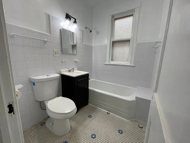 4435 S Artesian Avenue, Chicago, IL 60632