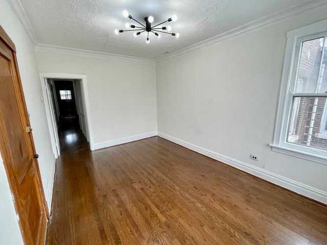 4435 S Artesian Avenue, Chicago, IL 60632