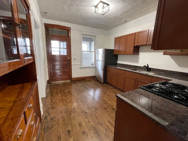 4435 S Artesian Avenue, Chicago, IL 60632