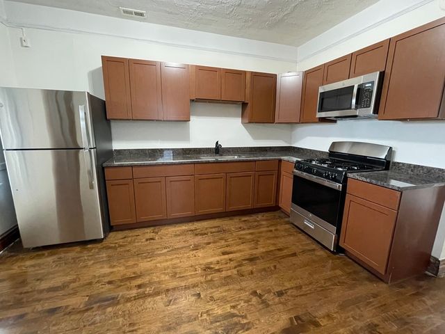 4435 S Artesian Avenue, Chicago, IL 60632