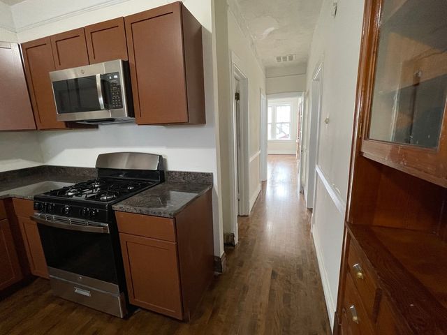 4435 S Artesian Avenue, Chicago, IL 60632