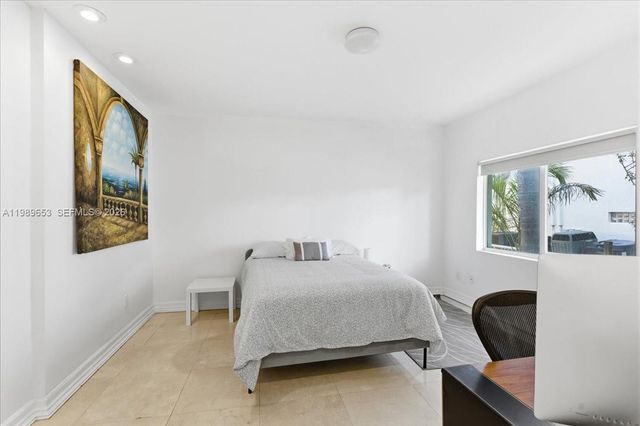 1249 Biscaya Dr, Surfside, FL 33154