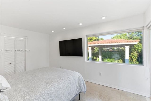 1249 Biscaya Dr, Surfside, FL 33154