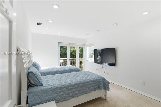 1249 Biscaya Dr, Surfside, FL 33154