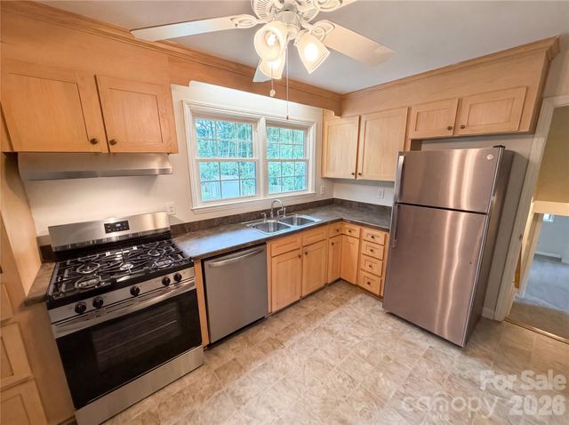 5410 Sharon Road, Charlotte, NC 28210