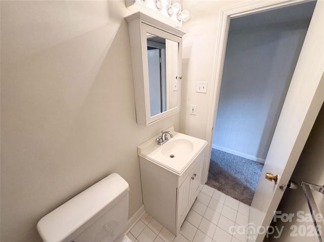 5410 Sharon Road, Charlotte, NC 28210