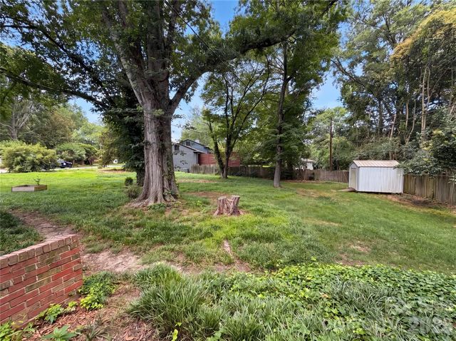 5410 Sharon Road, Charlotte, NC 28210