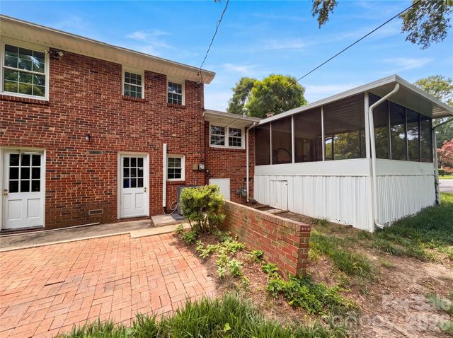 5410 Sharon Road, Charlotte, NC 28210