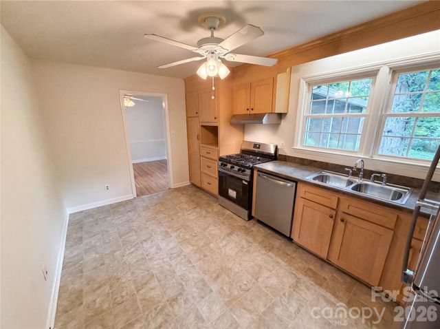 5410 Sharon Road, Charlotte, NC 28210