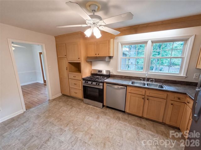 5410 Sharon Road, Charlotte, NC 28210