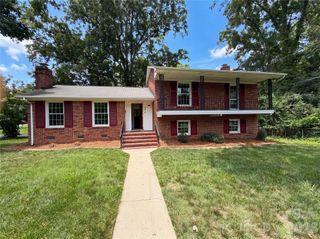 5410 Sharon Road, Charlotte, NC 28210