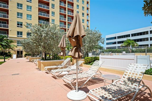 7350 SW 89th St 314S, Miami, FL 33156