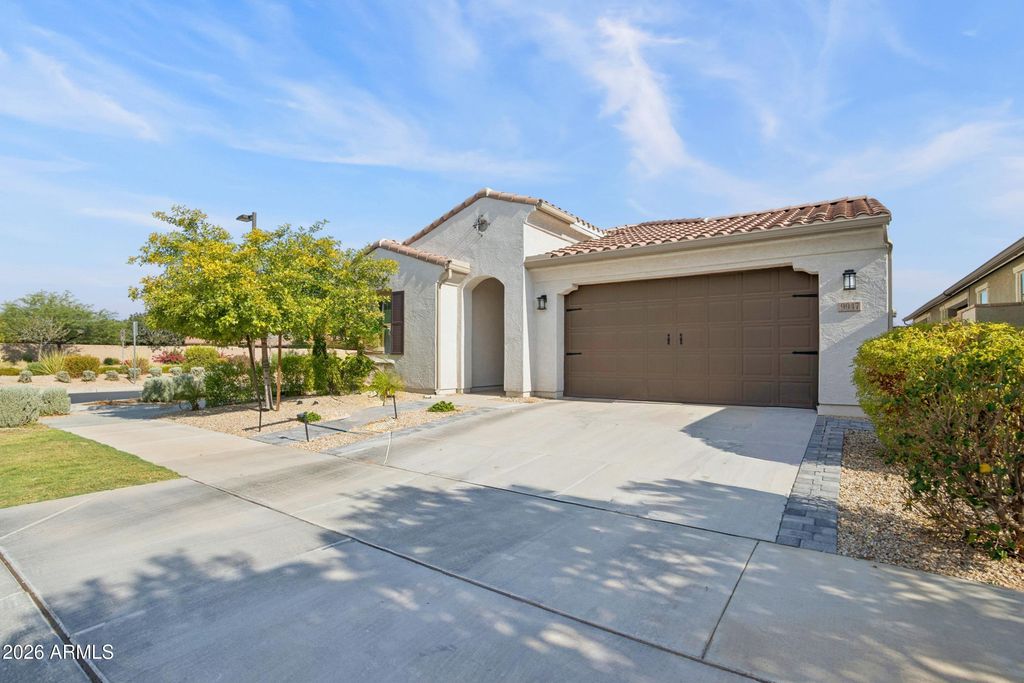9947 E THORNBUSH Avenue, Mesa, AZ 85212 — exterior