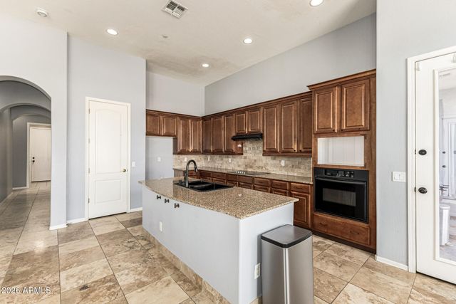 724 W MESQUITE Lane, Litchfield Park, AZ 85340