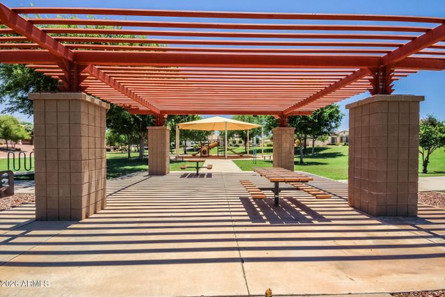 724 W MESQUITE Lane, Litchfield Park, AZ 85340