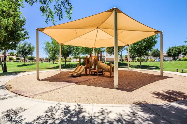 724 W MESQUITE Lane, Litchfield Park, AZ 85340