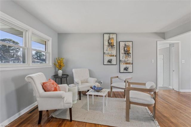 43 Ferguson LN, Newport News, VA 23601