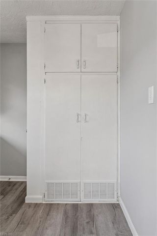 43 Ferguson LN, Newport News, VA 23601