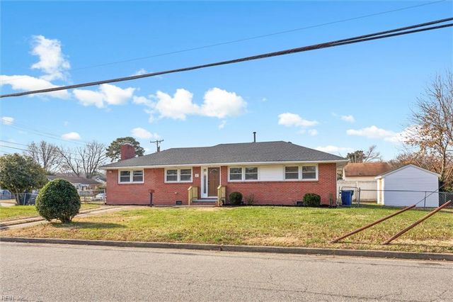 43 Ferguson LN, Newport News, VA 23601