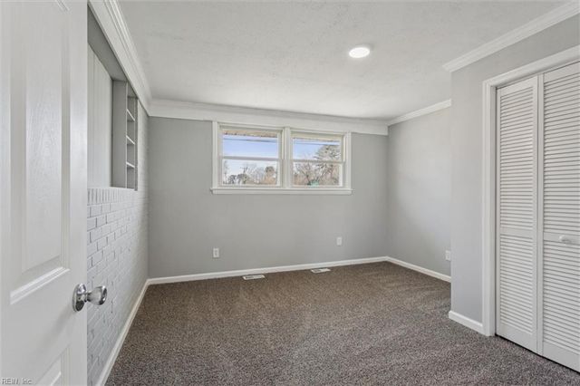 43 Ferguson LN, Newport News, VA 23601