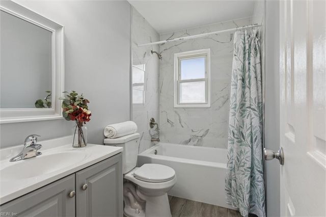 43 Ferguson LN, Newport News, VA 23601