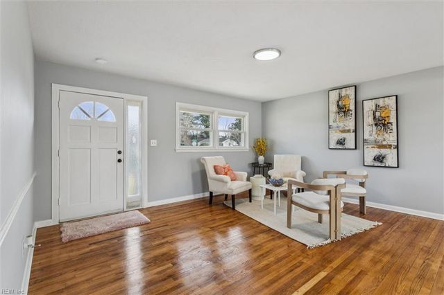 43 Ferguson LN, Newport News, VA 23601