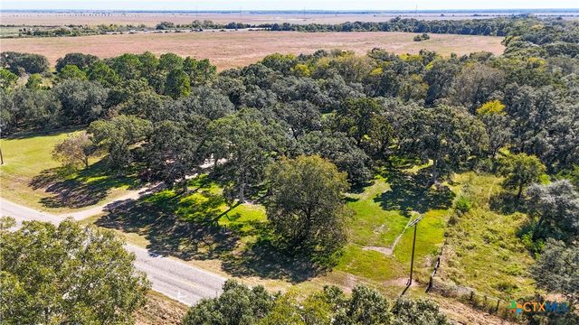 979 N FM 647 Road, Louise, TX 77455