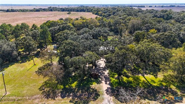 979 N FM 647 Road, Louise, TX 77455