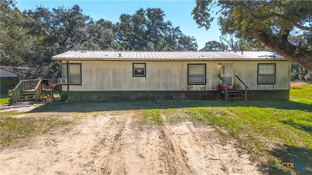 979 N FM 647 Road, Louise, TX 77455