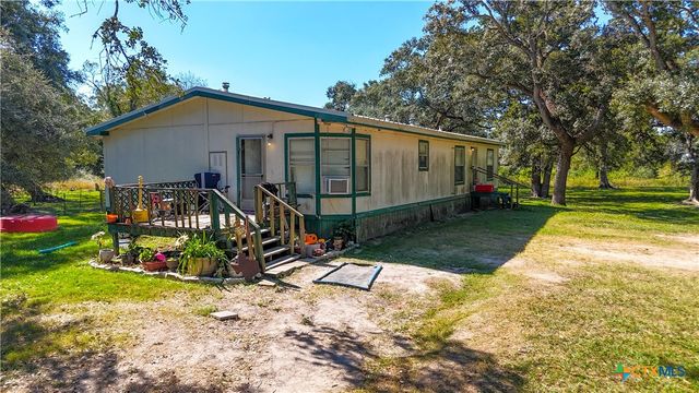 979 N FM 647 Road, Louise, TX 77455