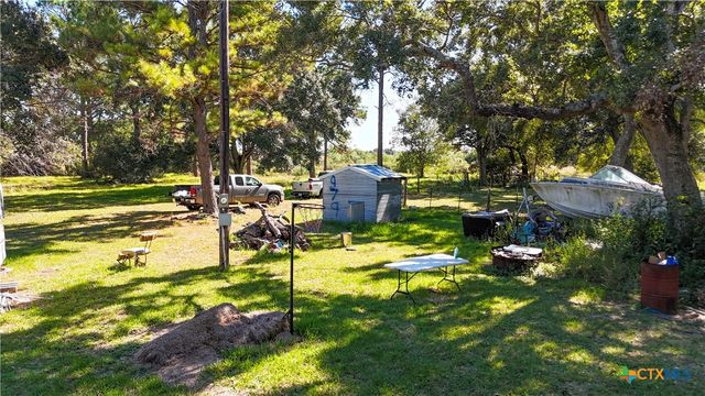 979 N FM 647 Road, Louise, TX 77455