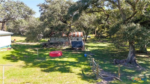 979 N FM 647 Road, Louise, TX 77455