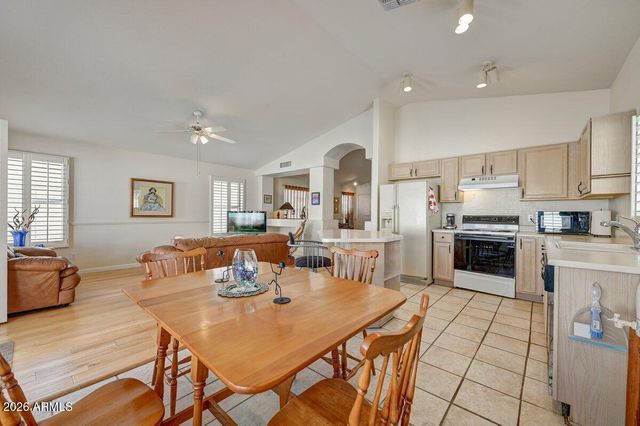 4626 E CHARLESTON Avenue, Phoenix, AZ 85032