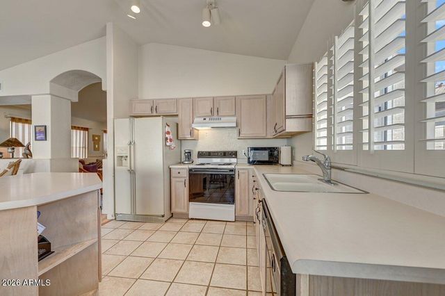 4626 E CHARLESTON Avenue, Phoenix, AZ 85032